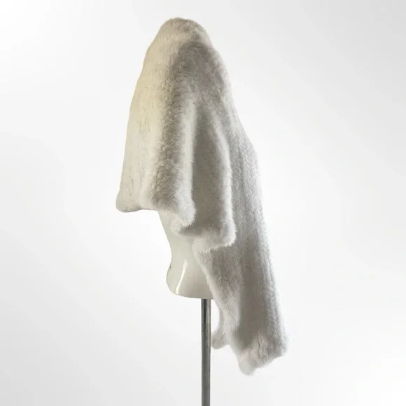 Elegant White Women's Shoulder Throw in size M - Picture 2 of 5